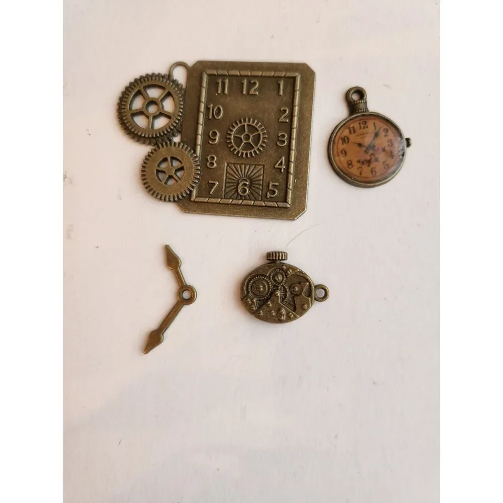 Mixed Assorted Retro Bronze Gear Wheel Charms Pendants B3